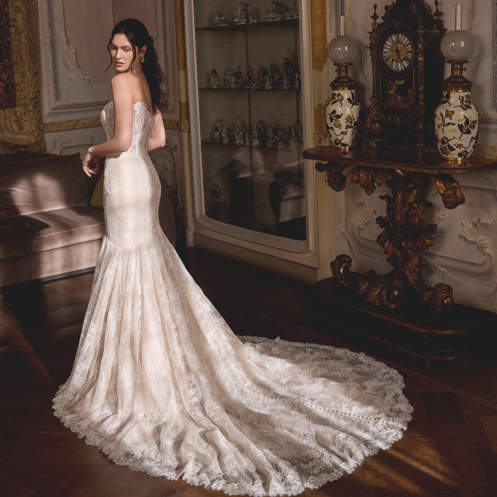 "INGENUE NOVIAS, SOLO DETALLES ", solo debes pedir tu cita ó consultar sobre modelos u otro . A nuestro nro. 📲+56982884011  LAS CONDES , SANTIAGO - CHILE
www.ingenuenovia@gmail.com  #justinalexander
#vestidosdenovias #vestidoselegantesdenovias #matrimonio #bodas #vestidosdemadrinas #vestidoseuropeos #novias #novias #madrinas #madrina #madrinasdebodas #vestidosexclusivos #ingenuesantiago #bodas2026 #bodas2027